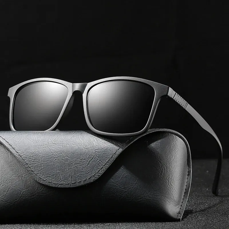 Fishing Sunglasses Polarized - แว่นกันแดดผู้ชายสไตล์คลาสสิก แฟชั่นวินเทจ ทรงสี่เหลี่ยม น้ำหนักเบาพิเศษ กรอบ TR90